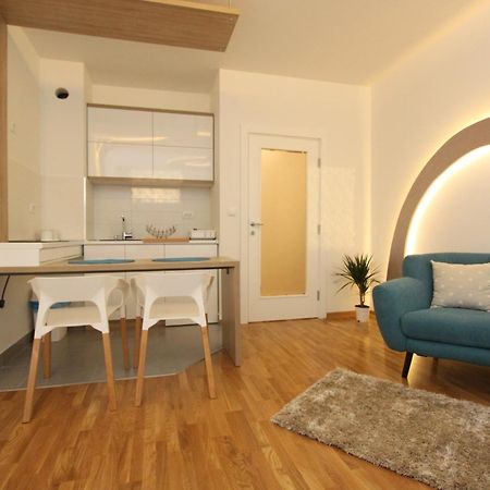 Riviera New Belgrade Apartment, Parking 5 Eur Per Day Eksteriør billede