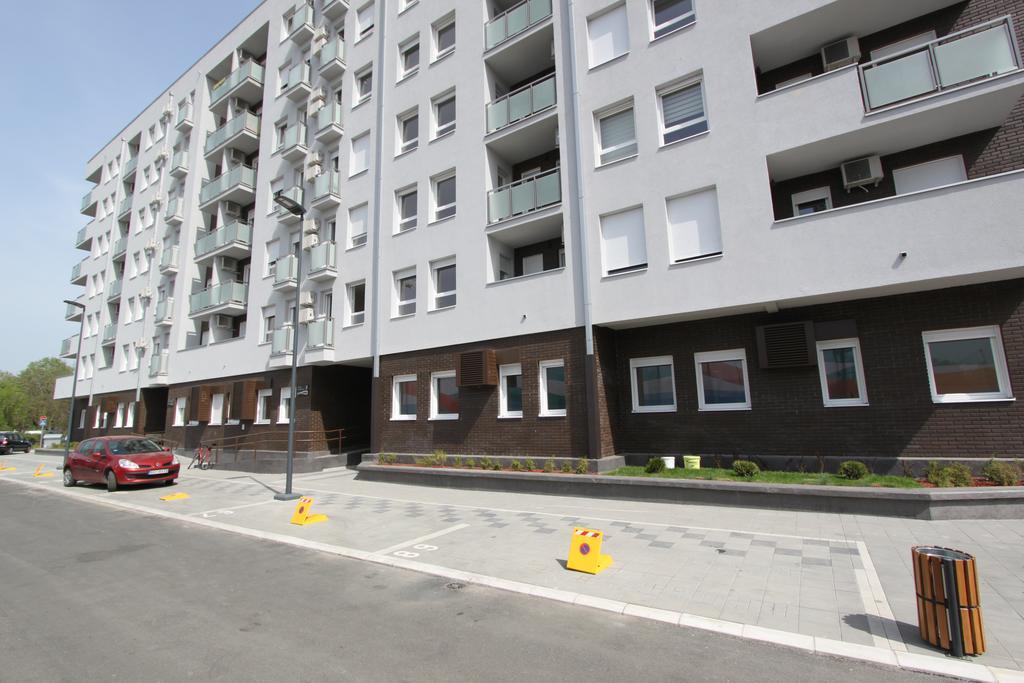Riviera New Belgrade Apartment, Parking 5 Eur Per Day Eksteriør billede