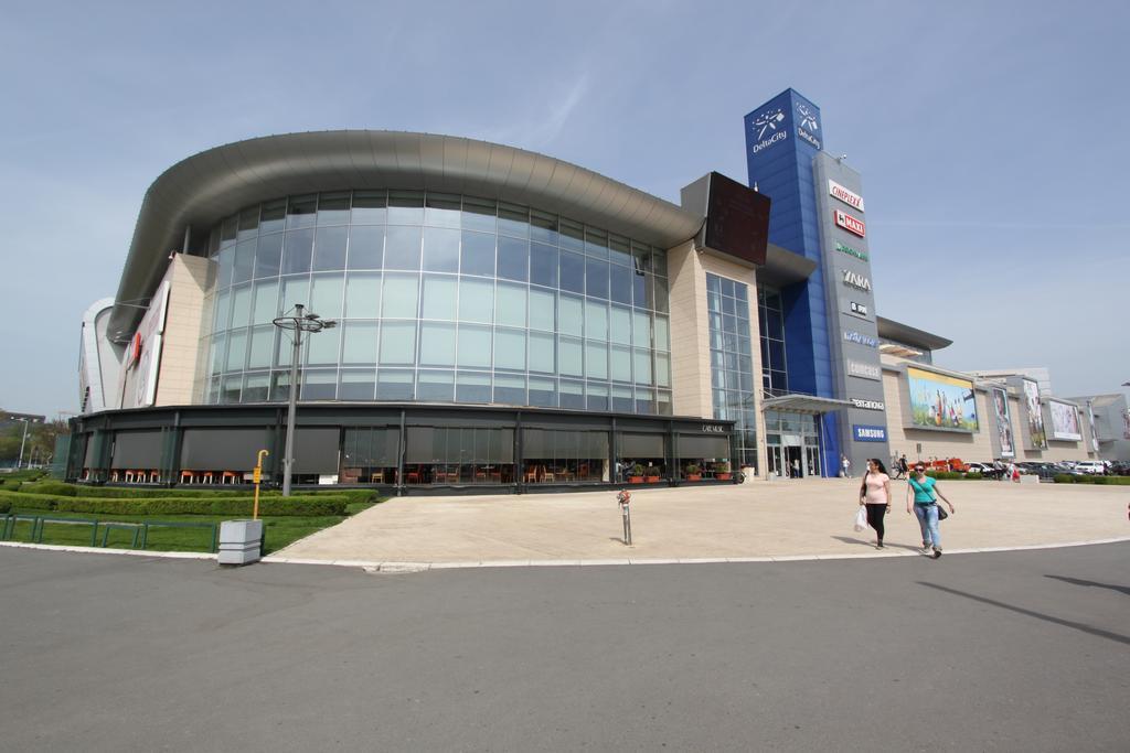 Riviera New Belgrade Apartment, Parking 5 Eur Per Day Eksteriør billede
